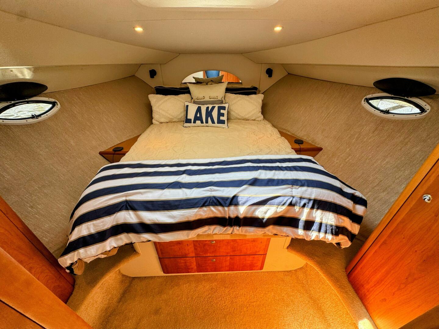 Slide: The Image of Silverton 35 Convertible 2001 - 5510812