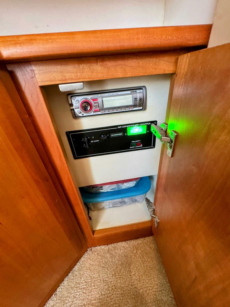 Slide: The Image of Silverton 35 Convertible 2001 - 5510817