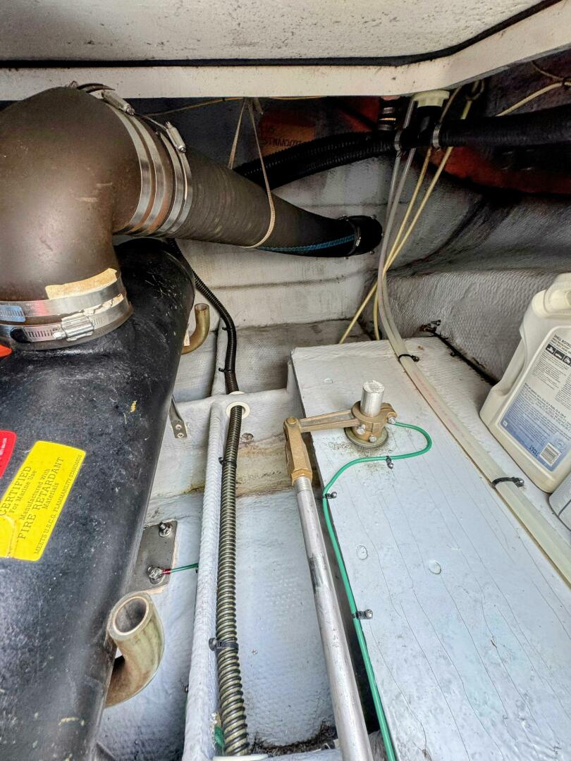 Slide: The Image of Silverton 35 Convertible 2001 - 5510831