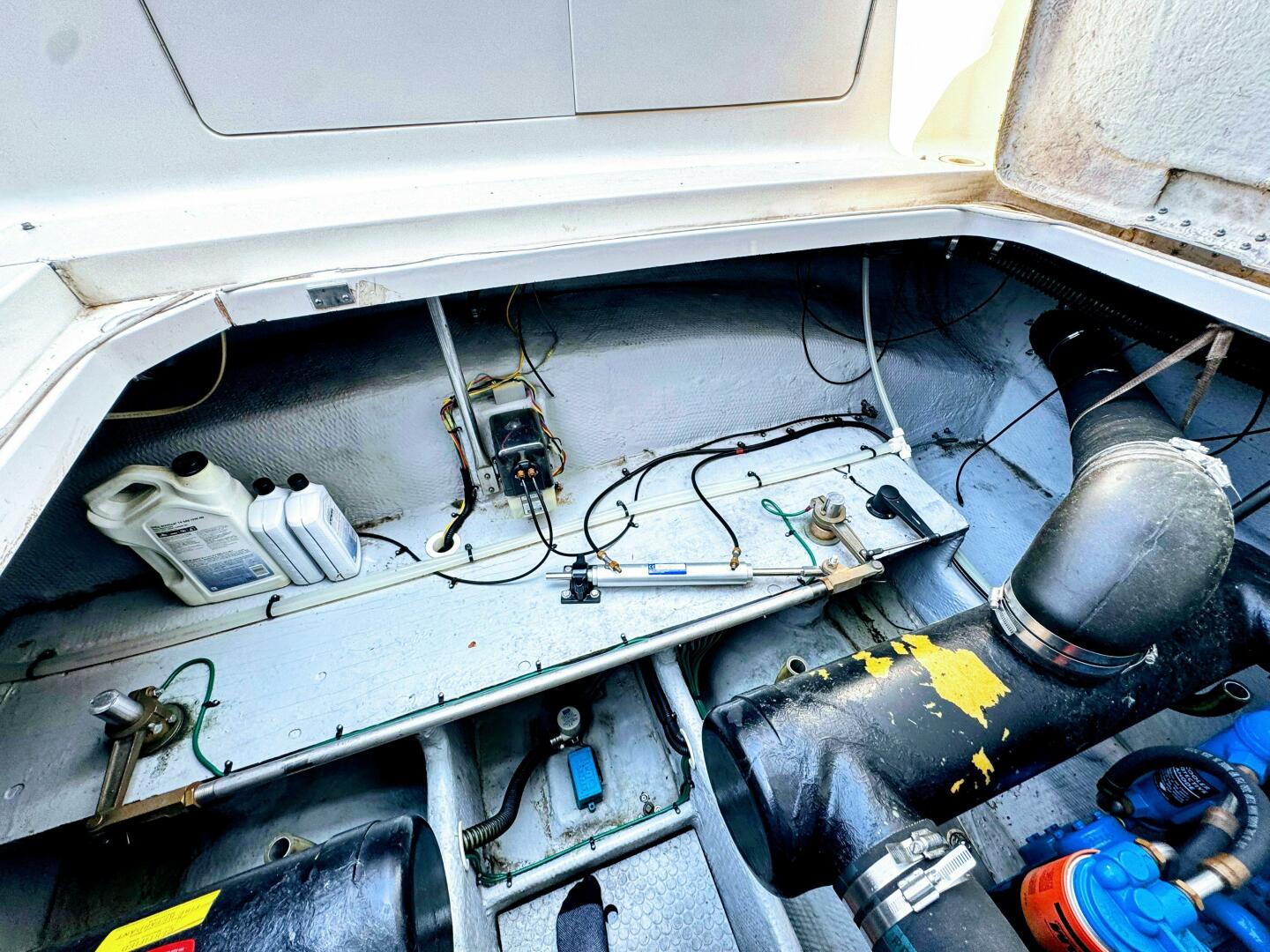 Slide: The Image of Silverton 35 Convertible 2001 - 5510832