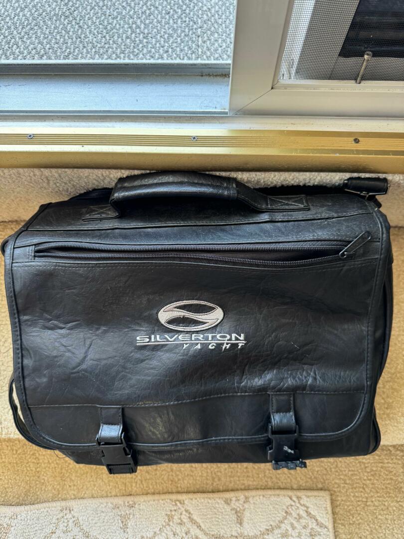 Slide: The Image of Silverton 35 Convertible 2001 - 5510834