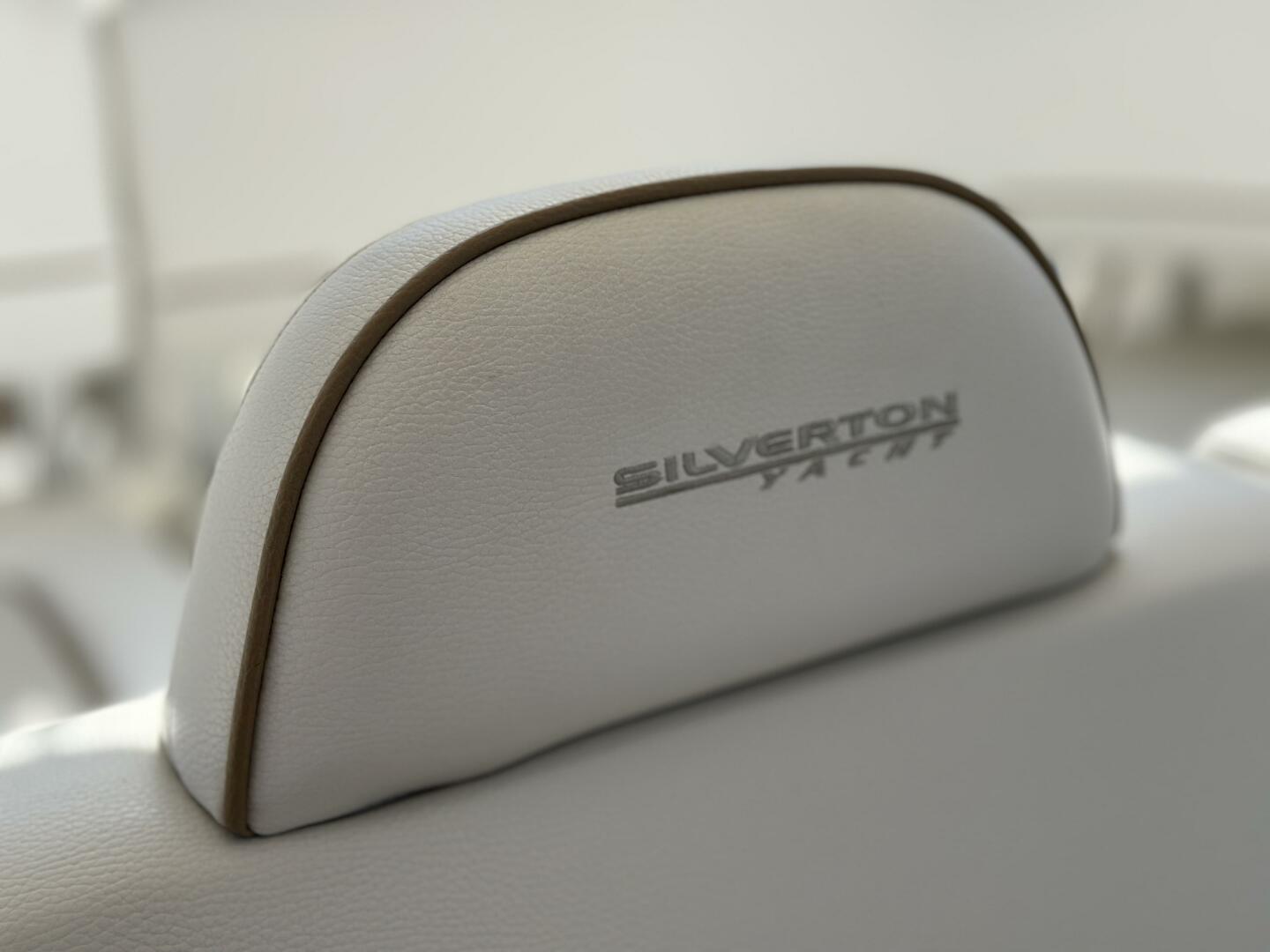 Slide: The Image of Silverton 35 Motor Yacht 2005 - 5200496