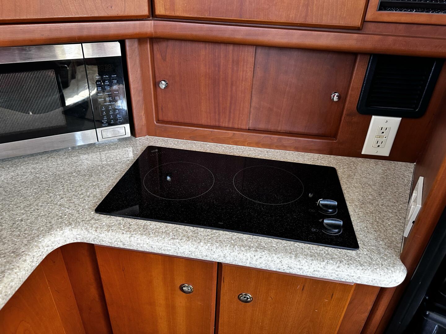 Slide: The Image of Silverton 35 Motor Yacht 2005 - 5200498