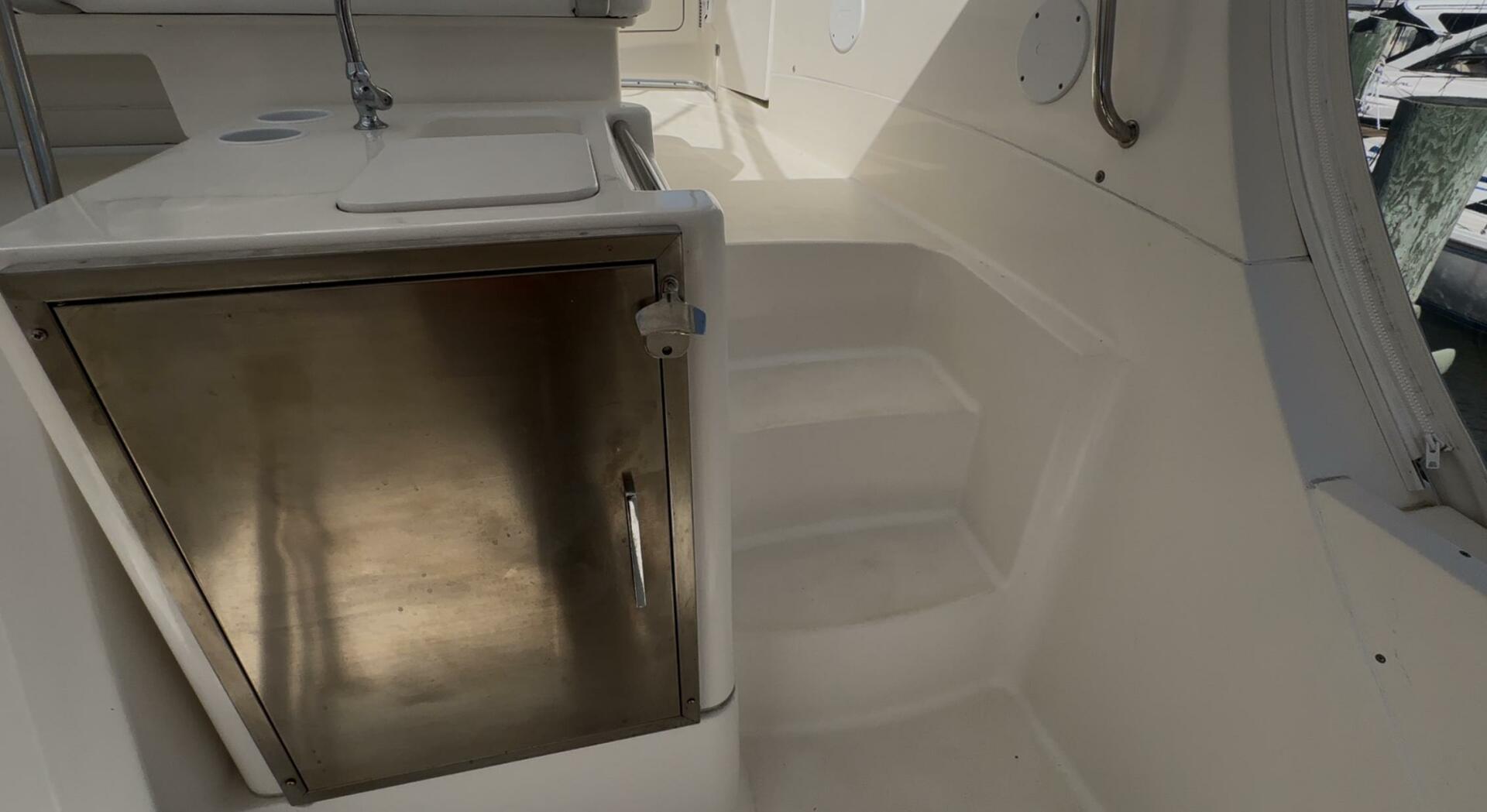 Slide: The Image of Silverton 35 Motor Yacht 2005 - 5203758