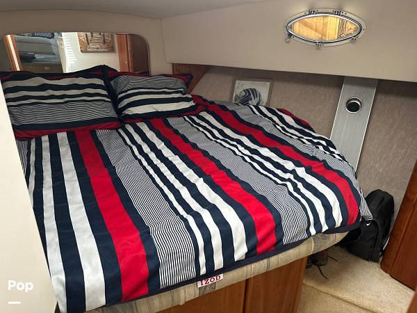 Slide: The Image of Fore Cabin Queen Bed - 14273990