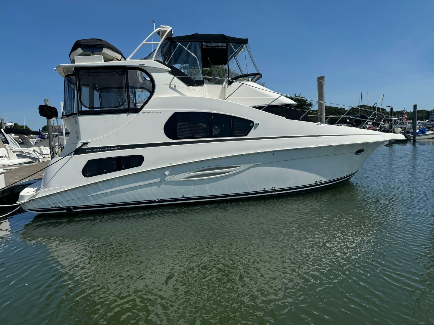 Slide: The Image of Silverton 39 Motor Yacht 2004 - 4639947
