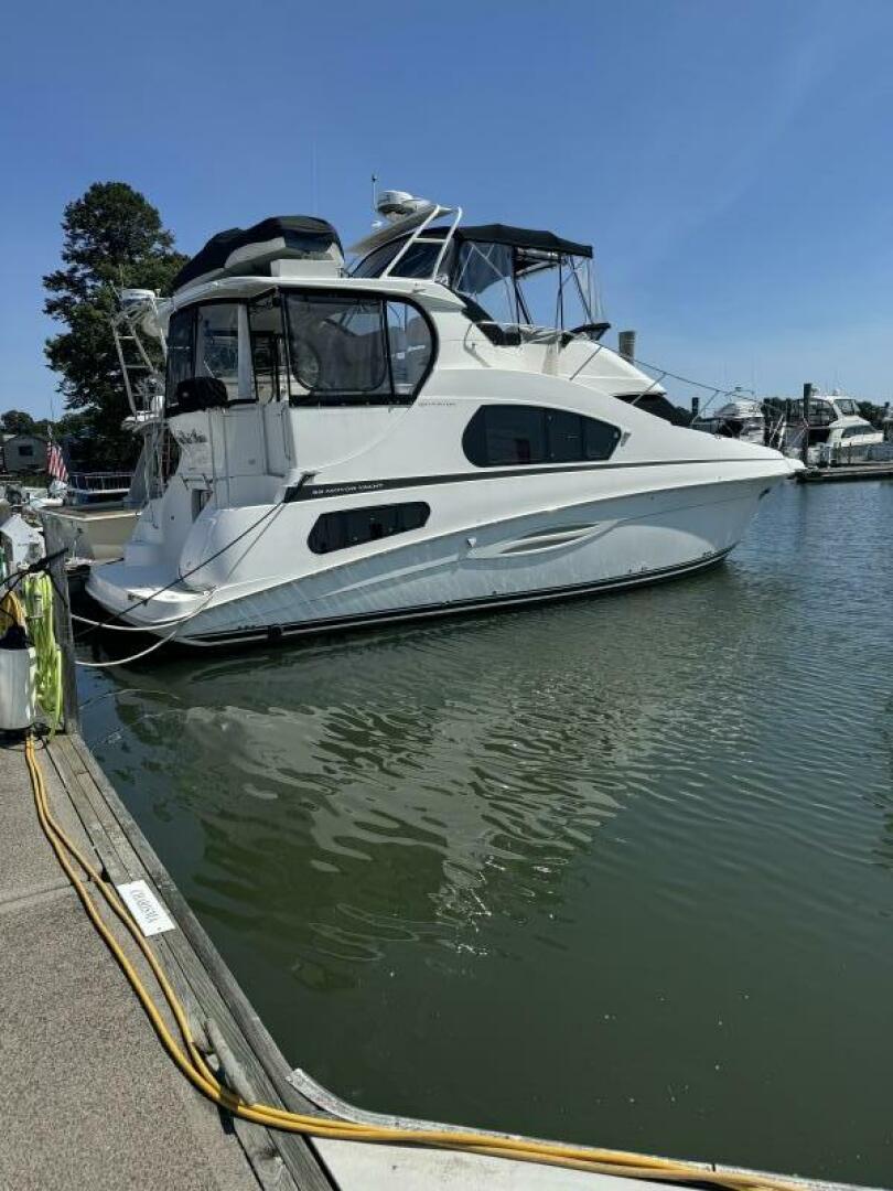 Slide: The Image of Silverton 39 Motor Yacht 2004 - 4641896