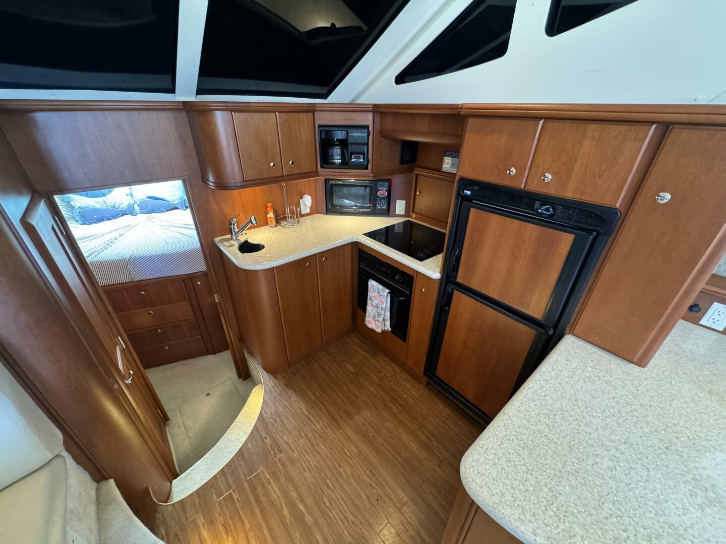 Slide: The Image of Silverton 39 Motor Yacht 2004 - 4641911