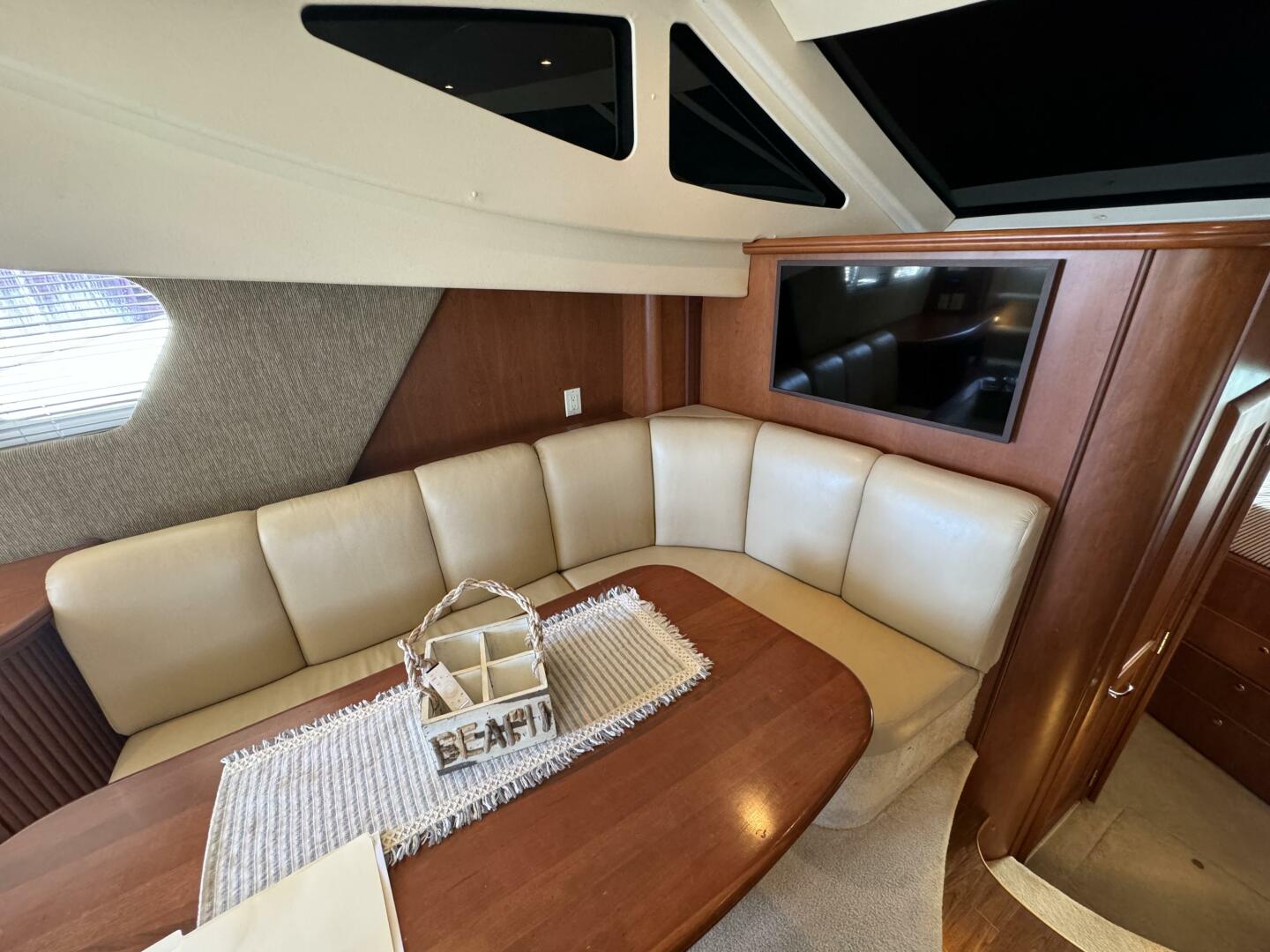 Slide: The Image of Silverton 39 Motor Yacht 2004 - 4641912