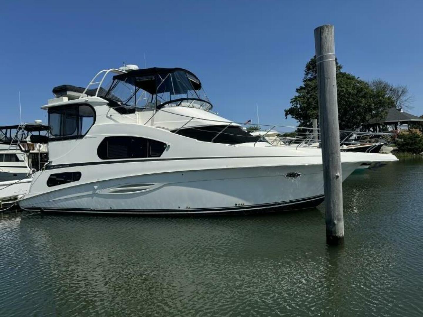 Slide: The Image of Silverton 39 Motor Yacht 2004 - 4641898
