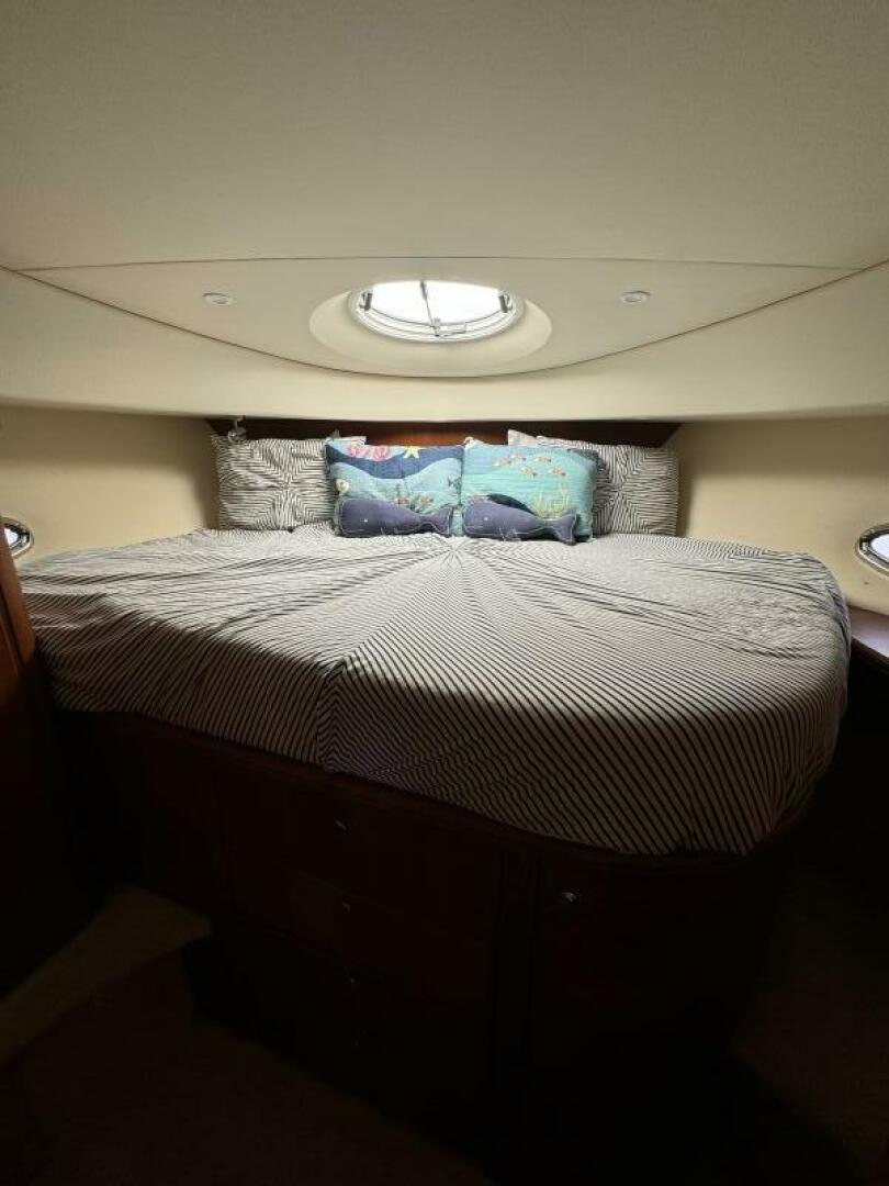Slide: The Image of Silverton 39 Motor Yacht 2004 - 4641918