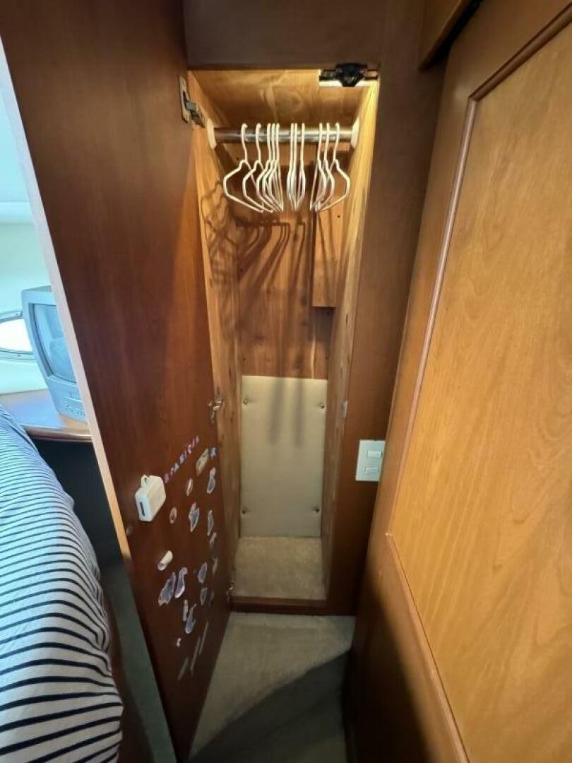 Slide: The Image of Silverton 39 Motor Yacht 2004 - 4641921