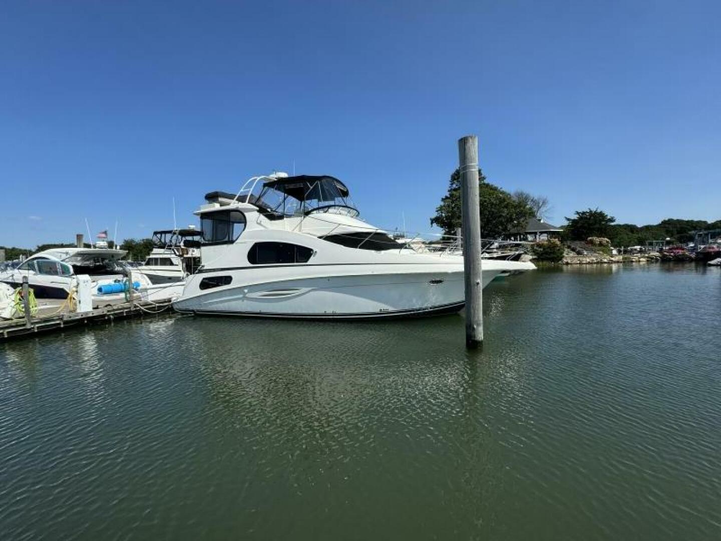 Slide: The Image of Silverton 39 Motor Yacht 2004 - 4641899
