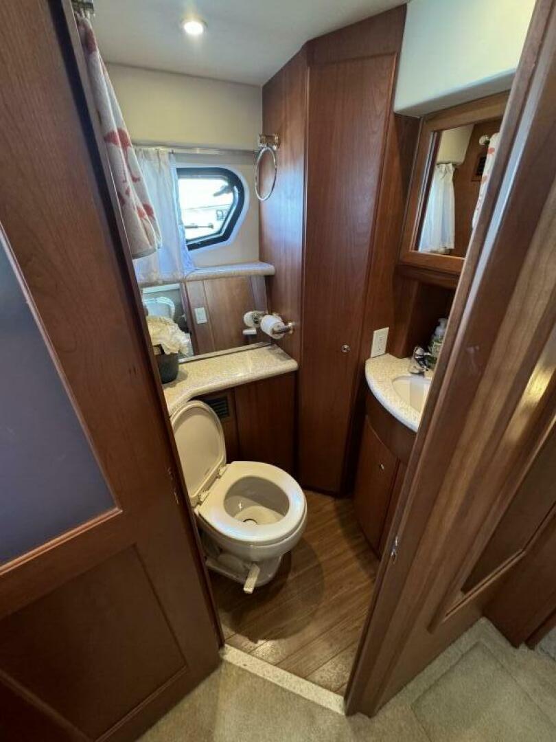 Slide: The Image of Silverton 39 Motor Yacht 2004 - 4647992