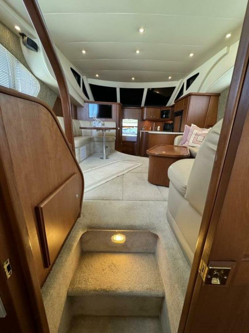 Slide: The Image of Silverton 39 Motor Yacht 2004 - 4647995