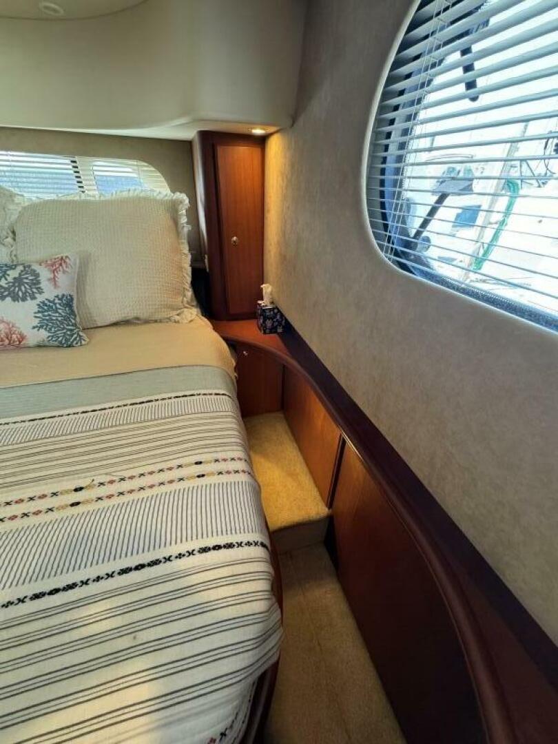 Slide: The Image of Silverton 39 Motor Yacht 2004 - 4648001