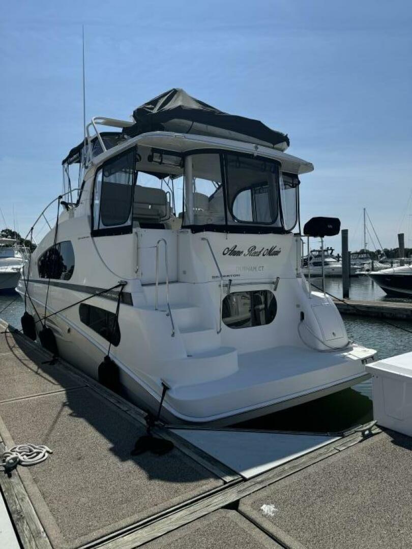 Slide: The Image of Silverton 39 Motor Yacht 2004 - 4641901