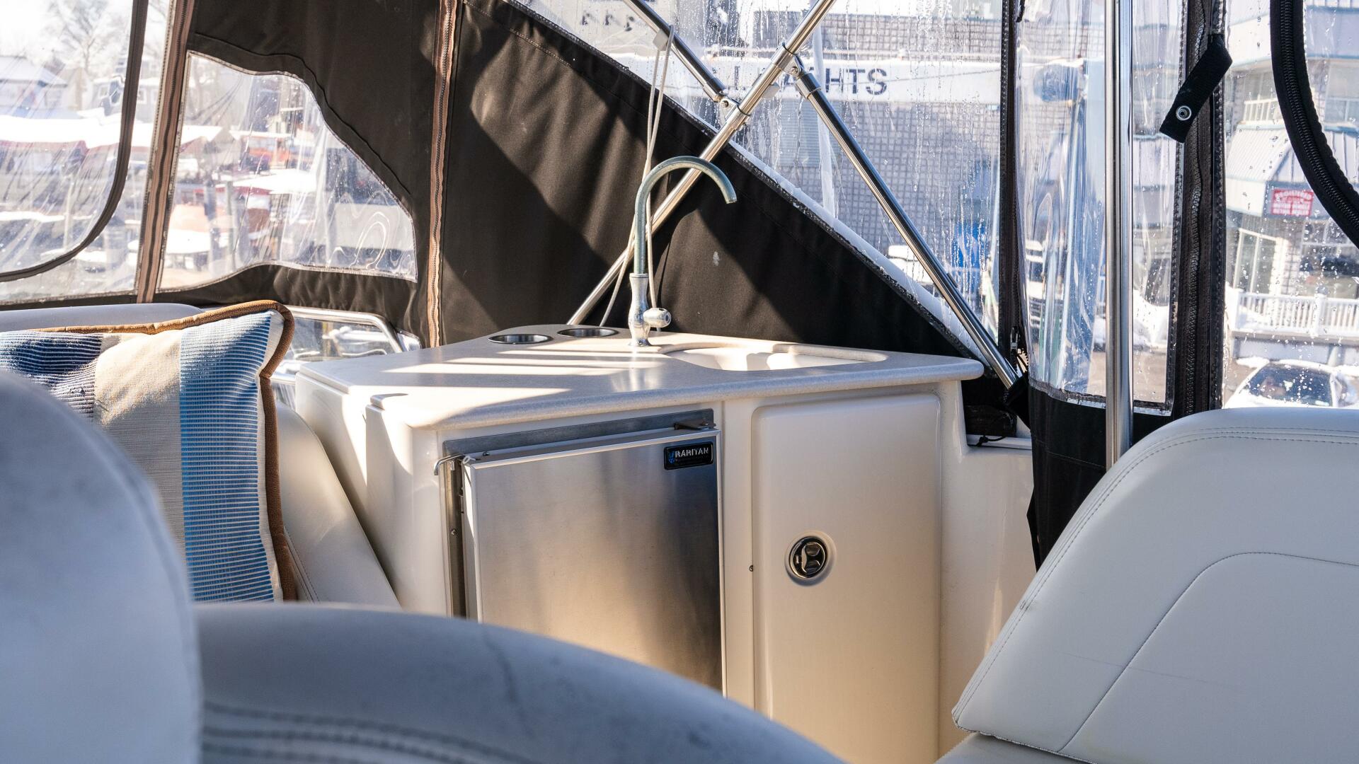 Slide: The Image of Silverton 41 Sport Bridge 2002 - 5162010