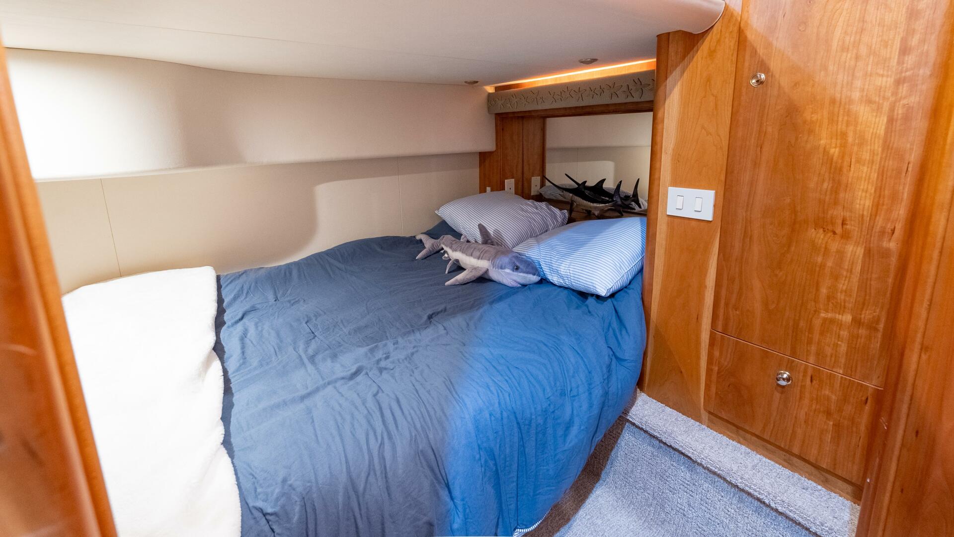 Slide: The Image of Silverton 41 Sport Bridge 2002 - 5162067