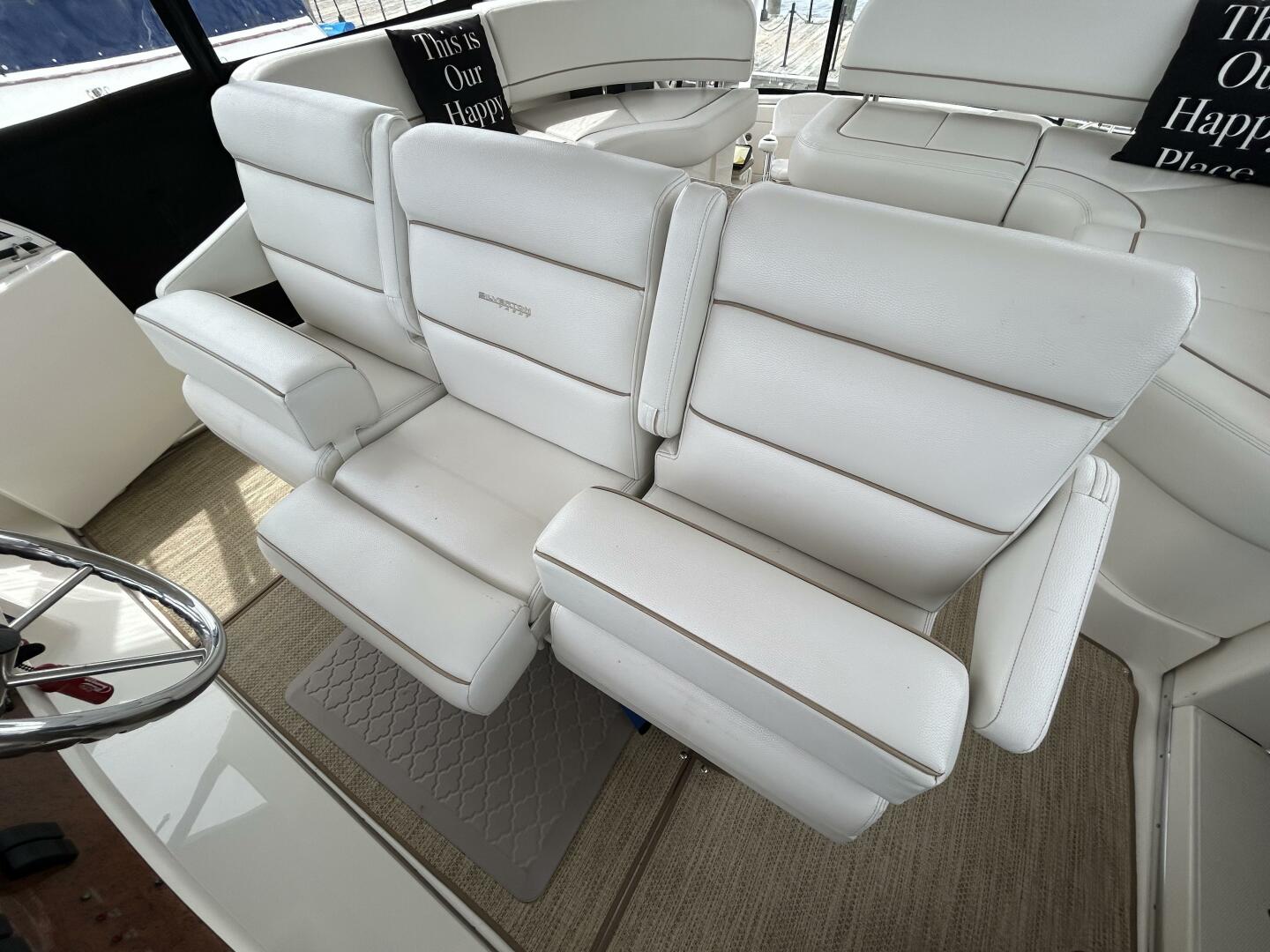 Slide: The Image of 43' Silverton flybridge helmseats - 5281705