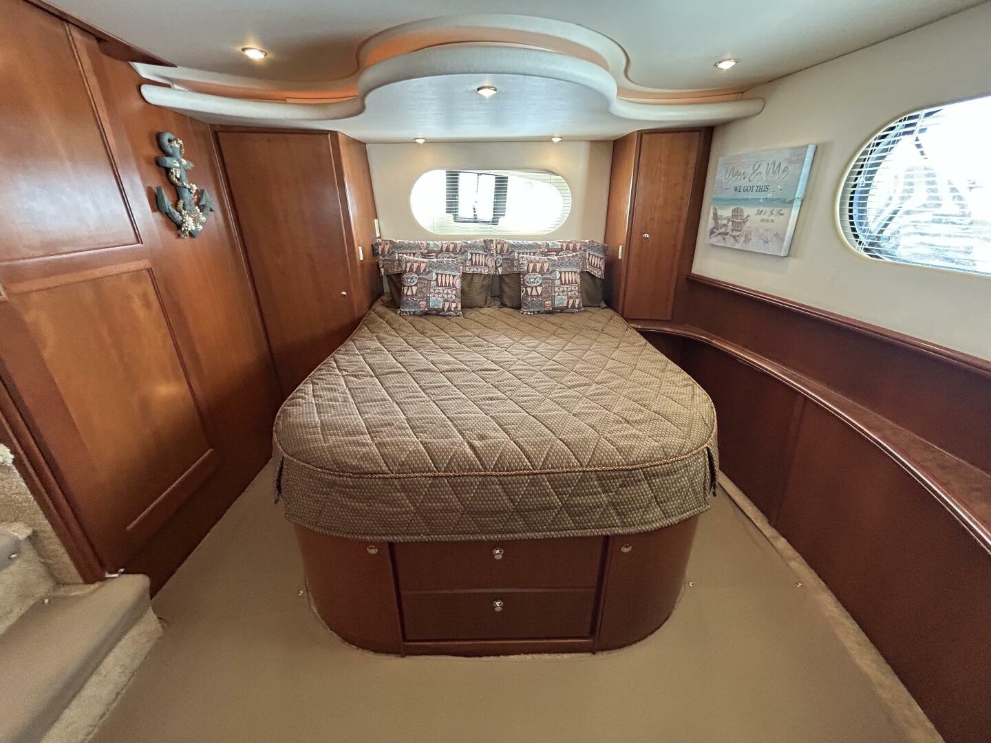 Slide: The Image of 43' Silverton master stateroom starboard - 5281758