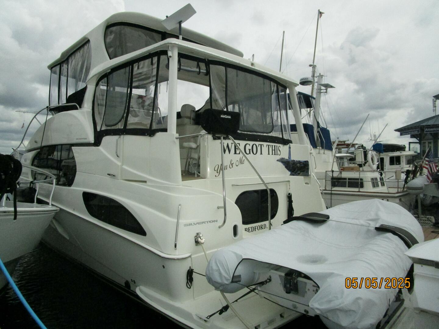 Slide: The Image of 43' Silverton port aft profile - 5281760