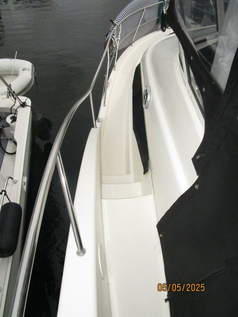 Slide: The Image of 43' Silverton port side deck2 - 5281765