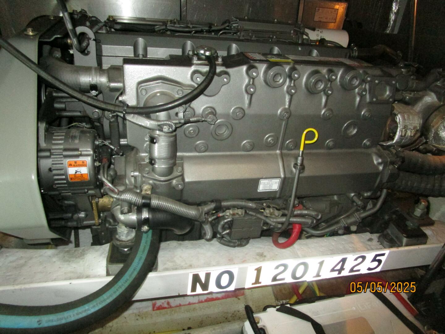 Slide: The Image of 43' Silverton starboard main engine - 5281776