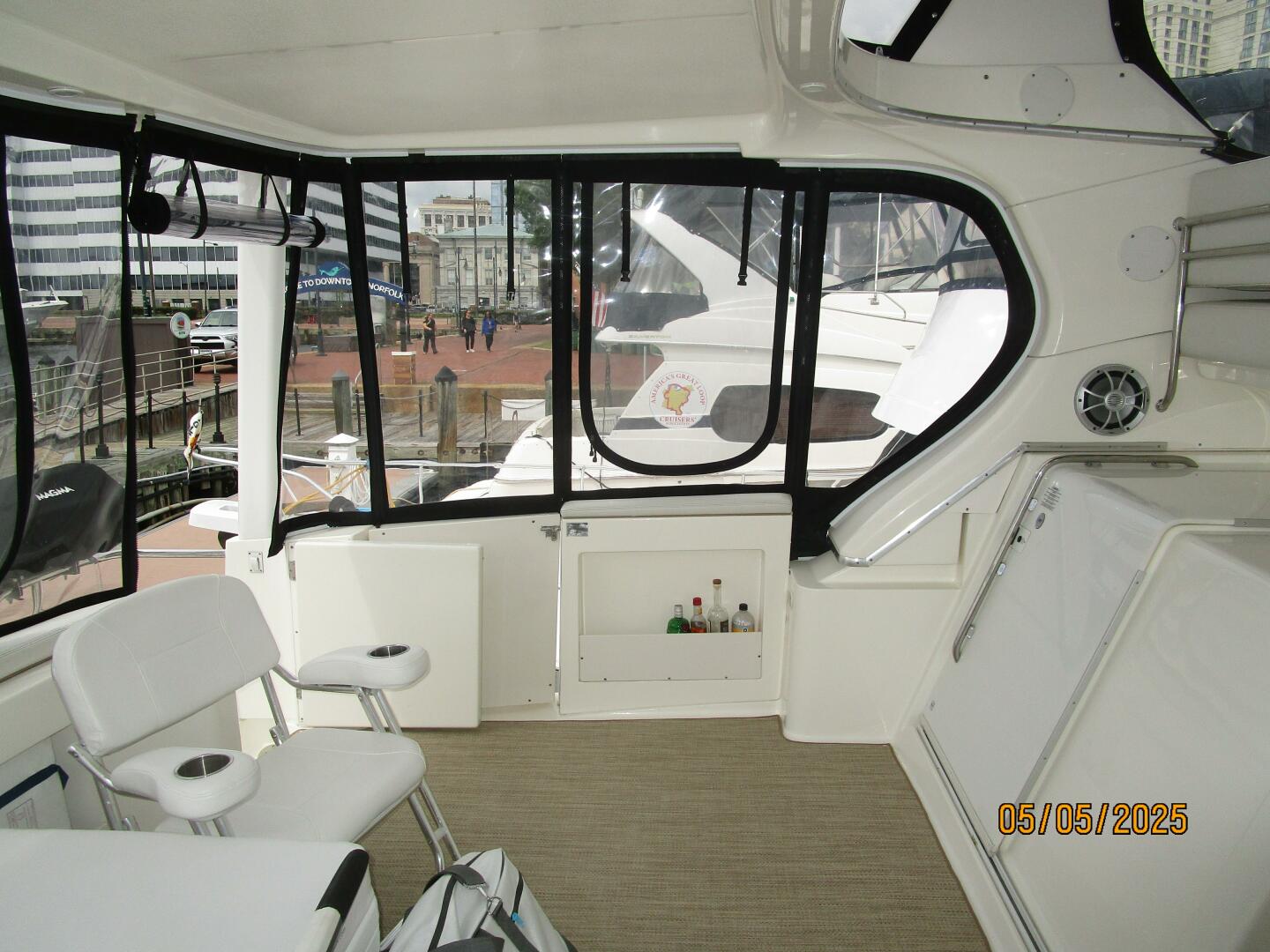 Slide: The Image of 43' Silverton sundeck port - 5281781