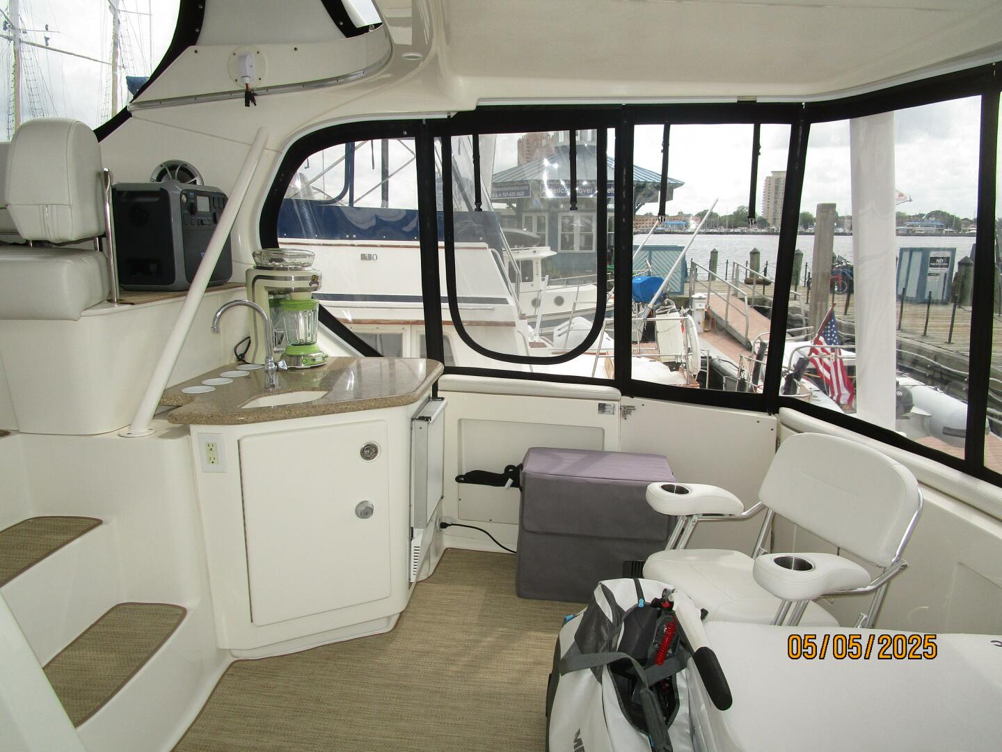 Slide: The Image of 43' Silverton sundeck starboard - 5281784
