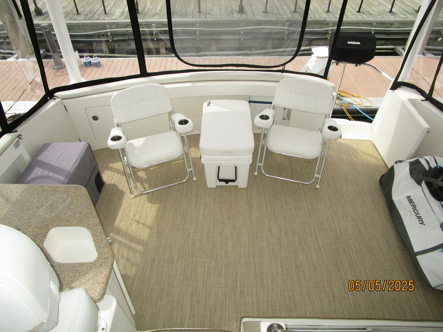 Slide: The Image of 43' Silverton sundeck - 5281786