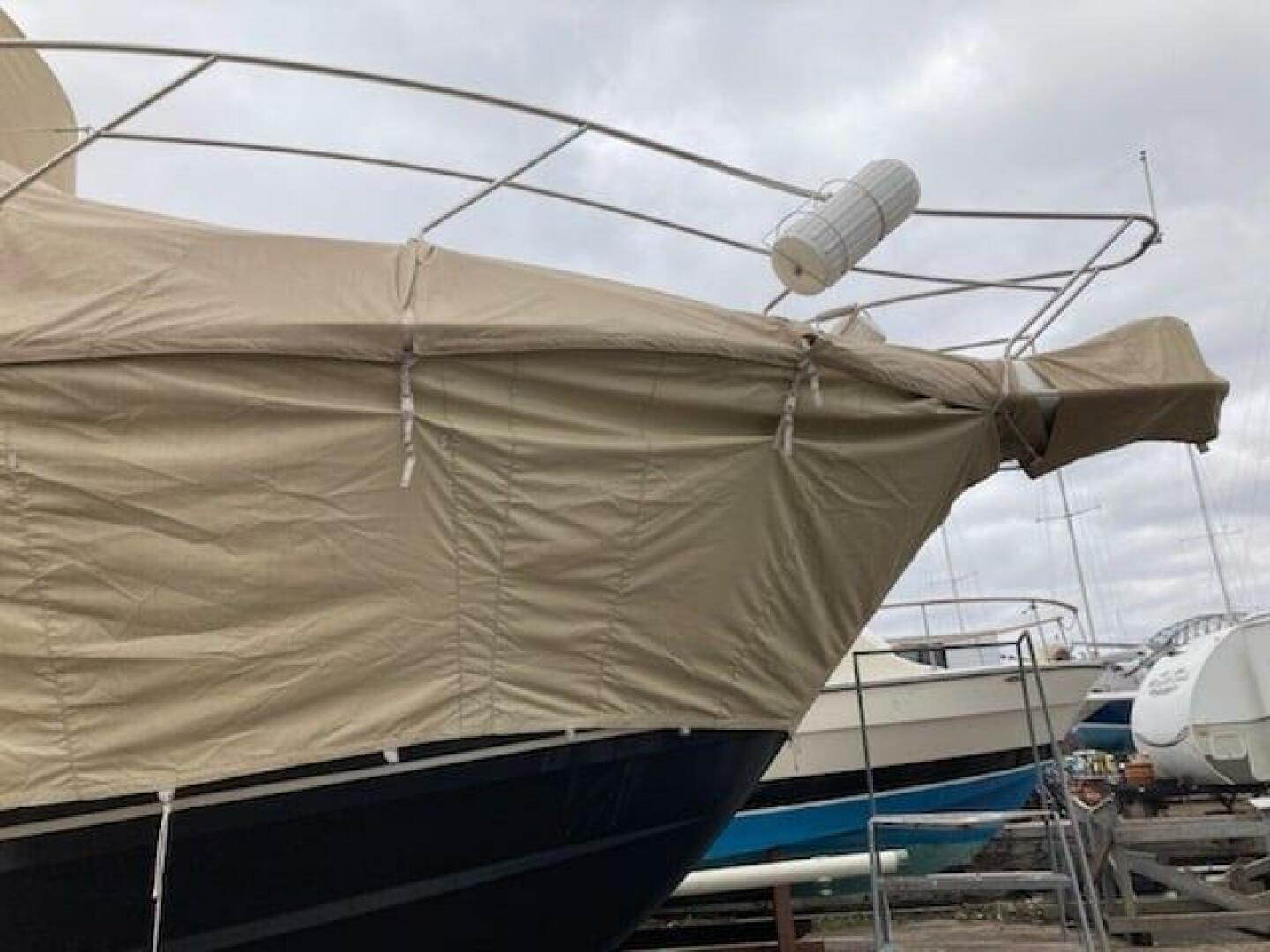 Slide: The Image of 43' Silverton boat cover2 - 5297274