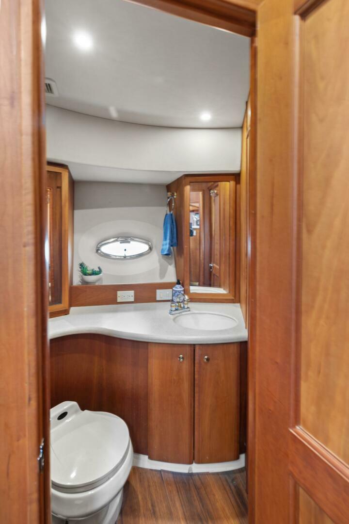 Slide: The Image of Silverton 43 Motor Yacht Aft Cabin Silverton 43 Motor Yacht Aft Cabin - 5057977