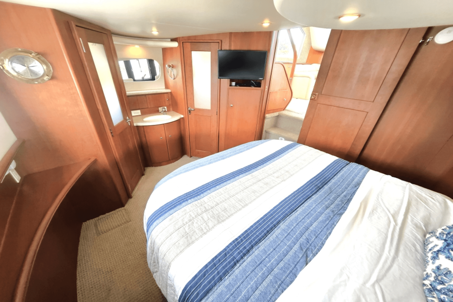 Slide: The Image of Silverton 43 MOTOR YACHT 2003 - 18