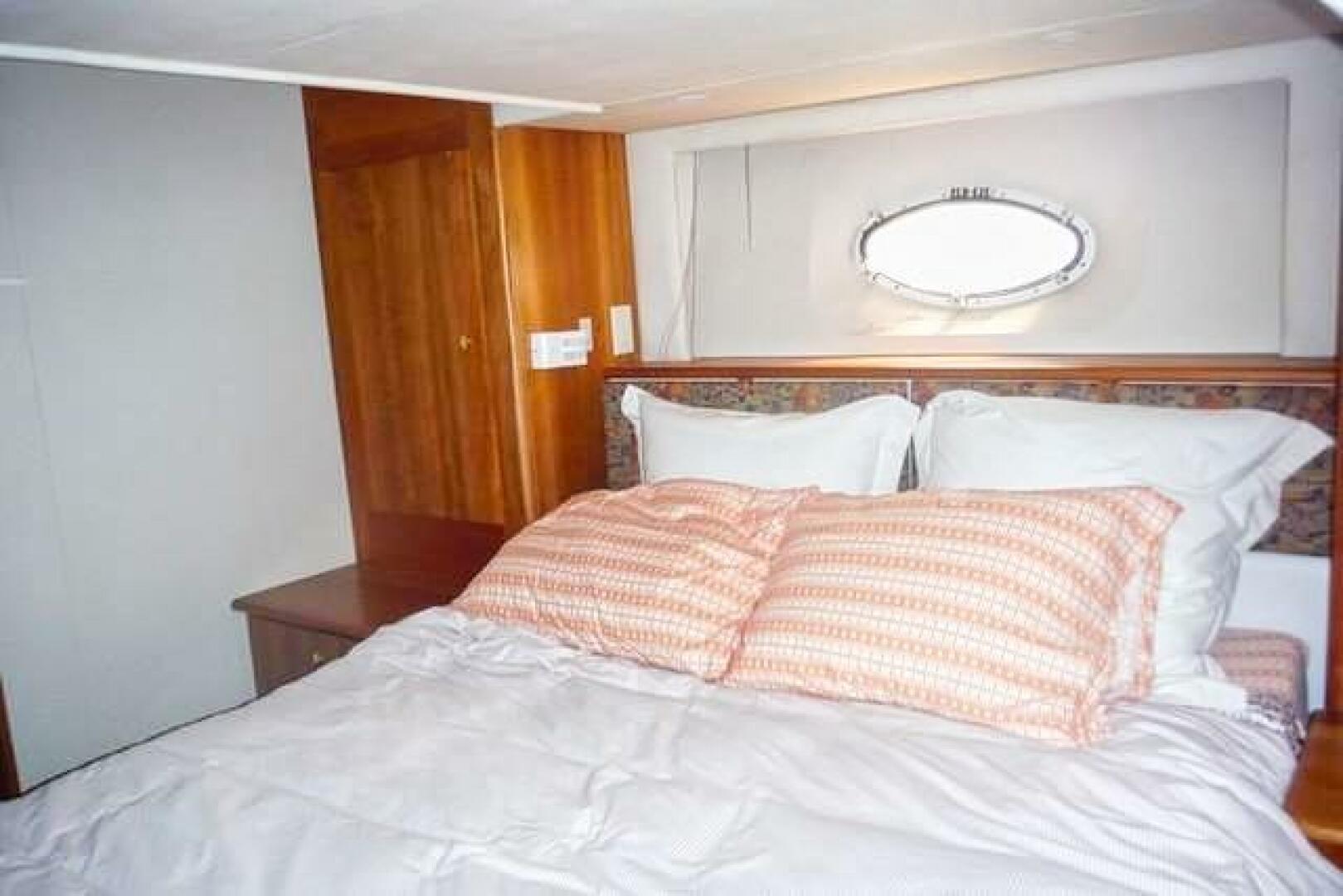 Slide: The Image of Silverton 453 Motor Yacht 1999 - 4869494
