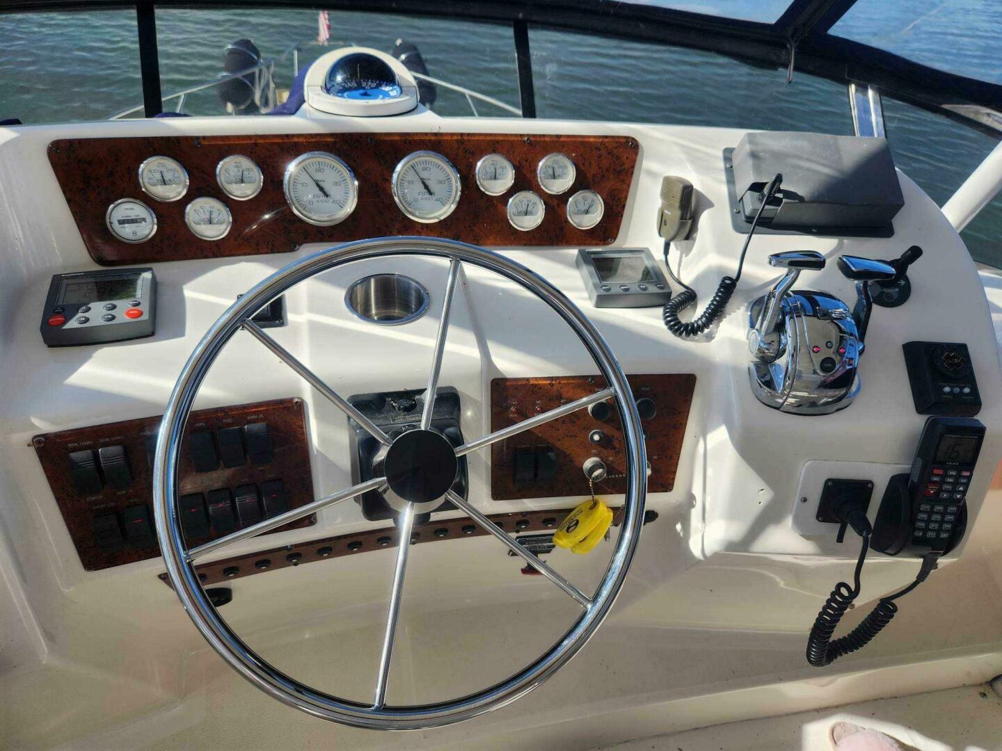 Slide: The Image of Silverton 453 Motor Yacht 2001 - 4537517