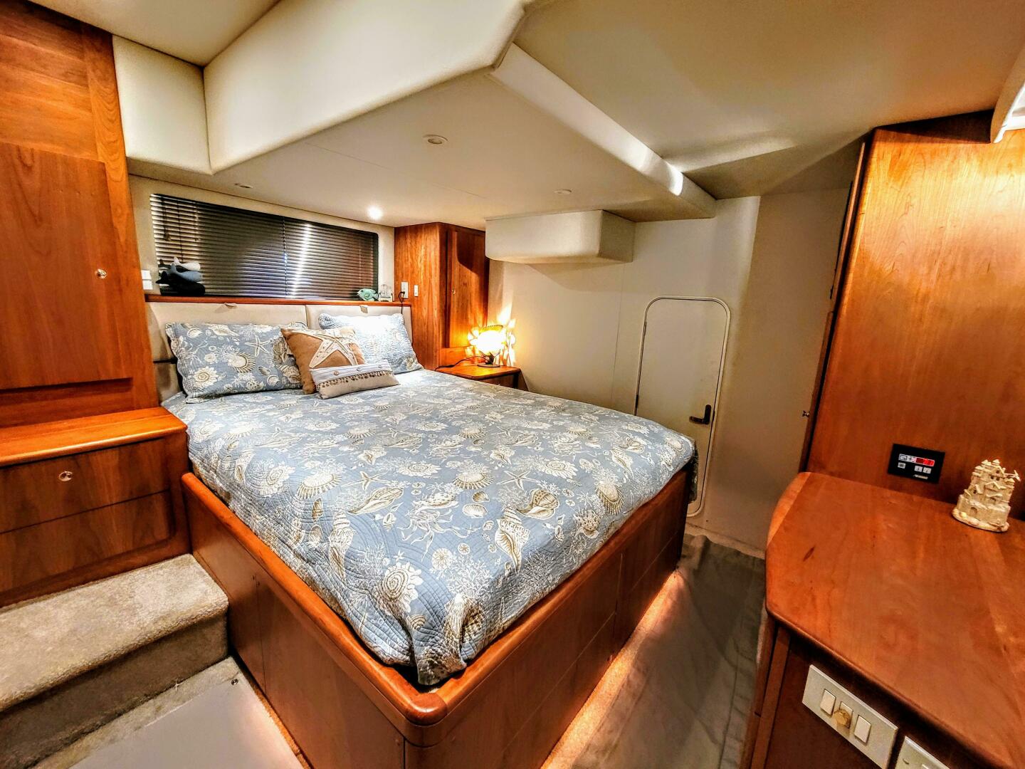 Slide: The Image of Silverton 453 Motor Yacht 2001 - 4537528