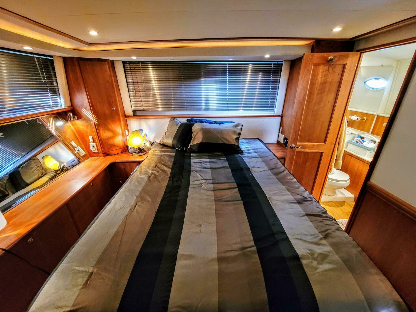 Slide: The Image of Silverton 453 Motor Yacht 2001 - 4537529
