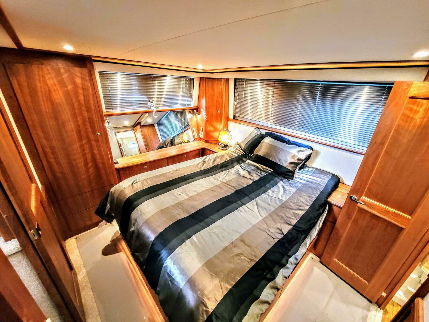 Slide: The Image of Silverton 453 Motor Yacht 2001 - 4537530