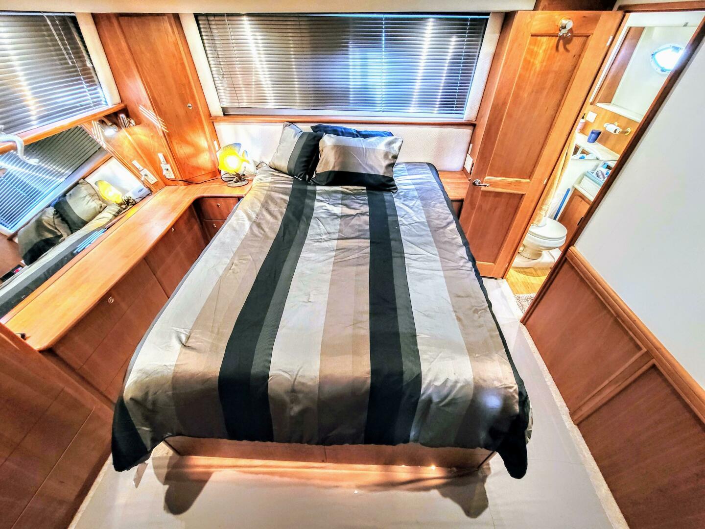 Slide: The Image of Silverton 453 Motor Yacht 2001 - 4537534