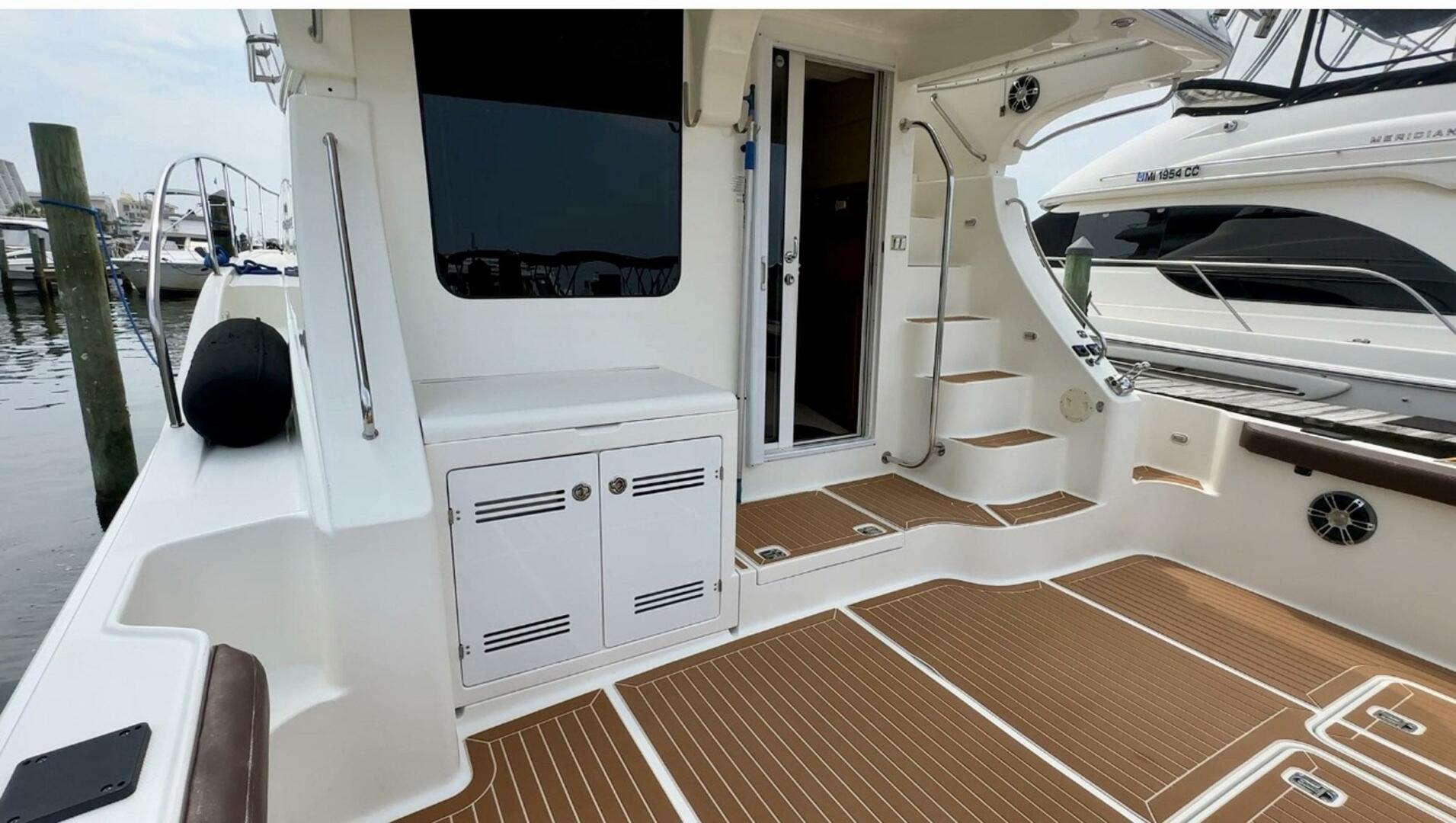 Slide: The Image of Silverton 45 Convertible 2007 - 10