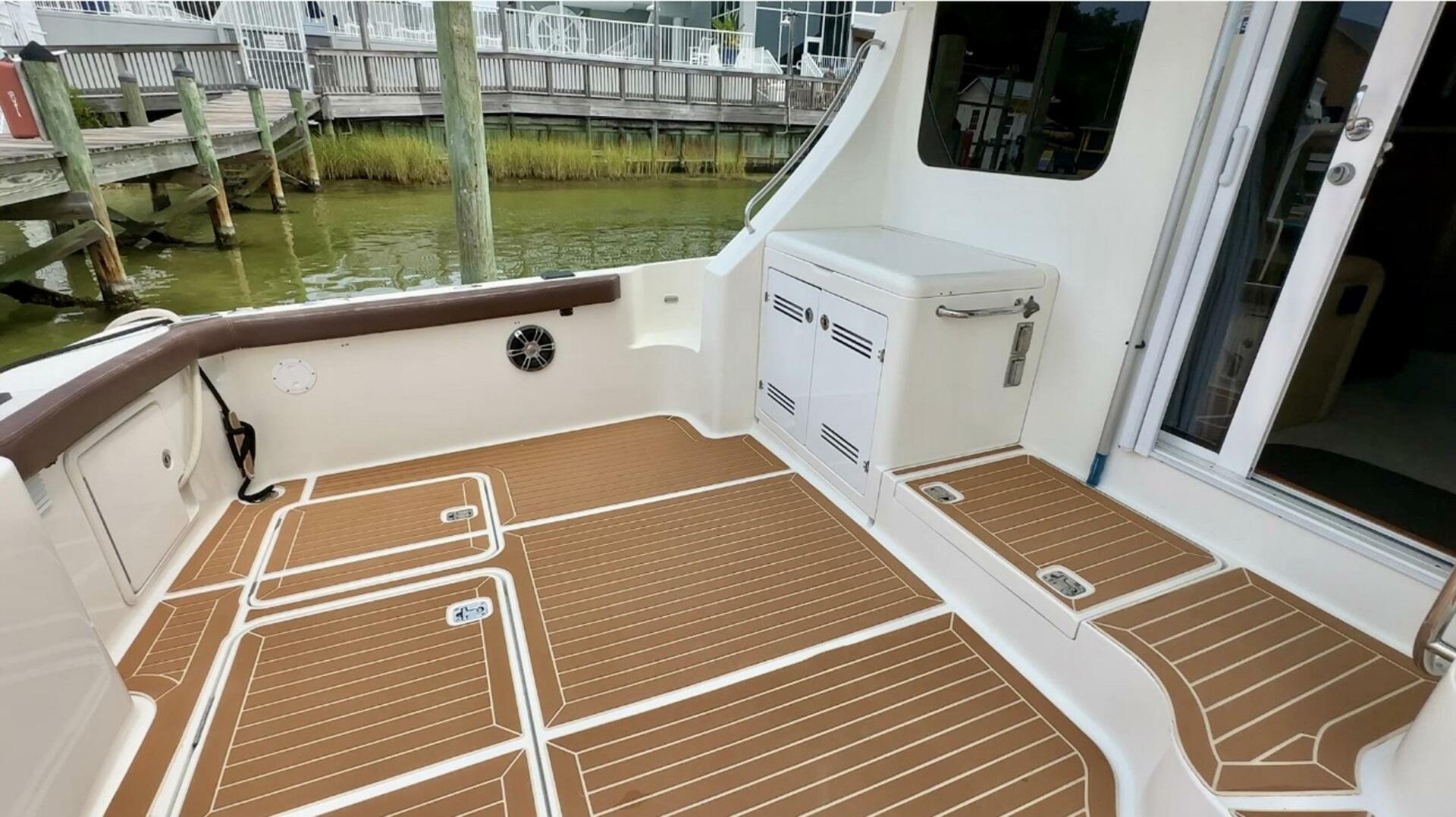 Slide: The Image of Silverton 45 Convertible 2007 - 6