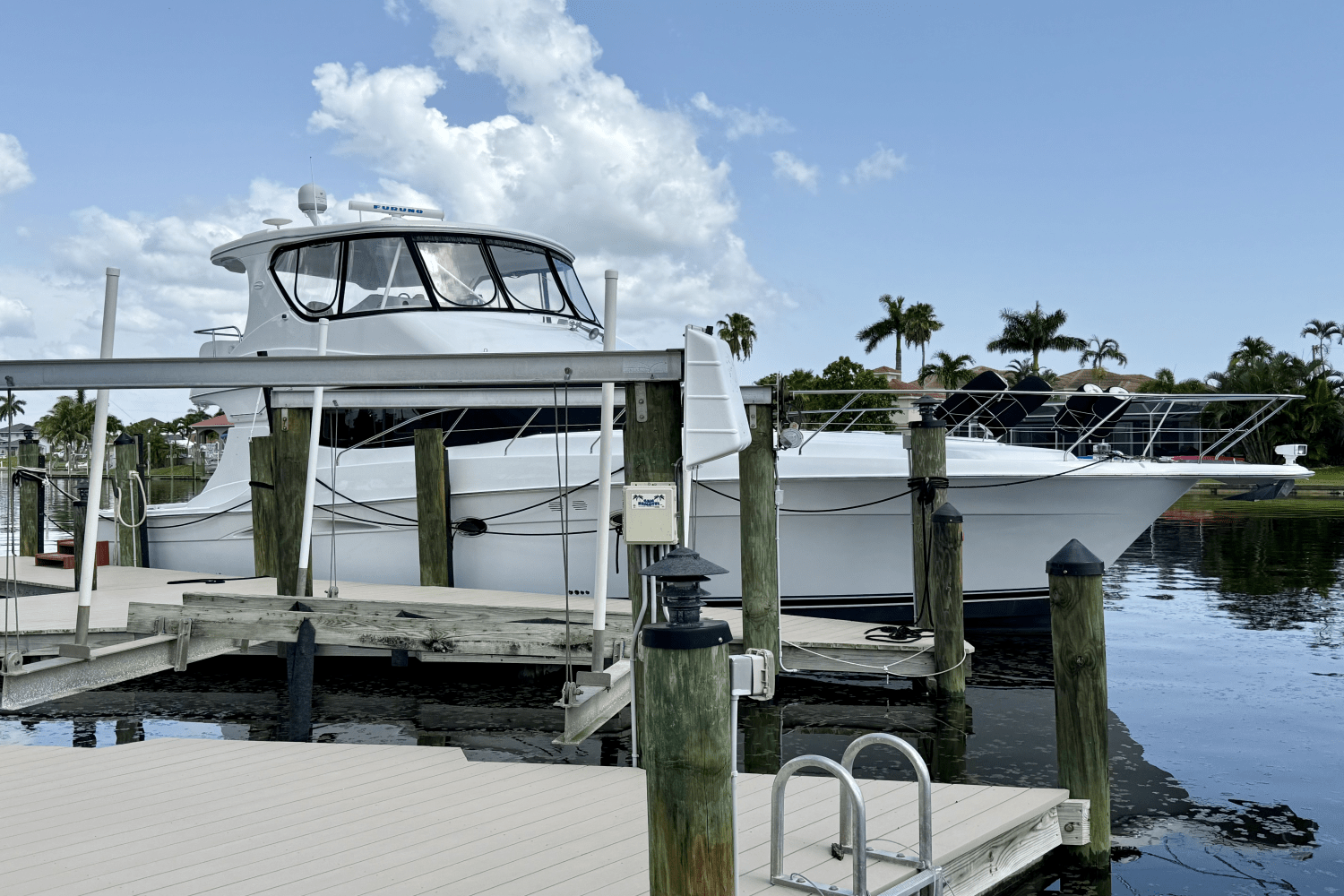 Slide: The Image of Silverton 50 CONVERTIBLE 2006 - 4
