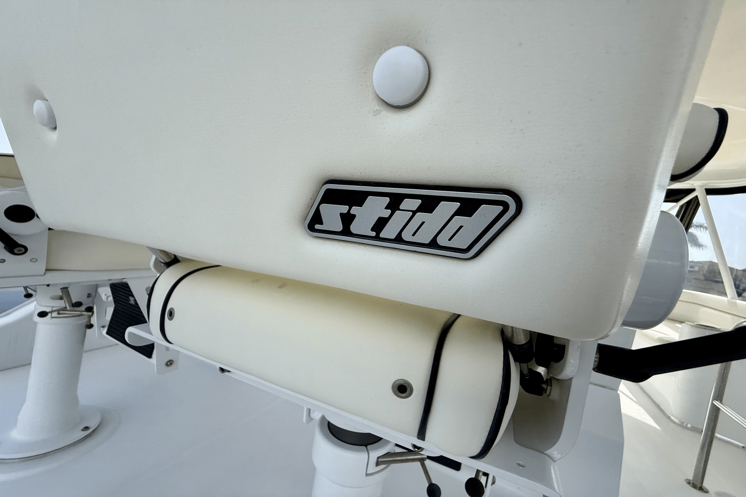 Slide: The Image of Silverton 50 CONVERTIBLE 2006 - 54