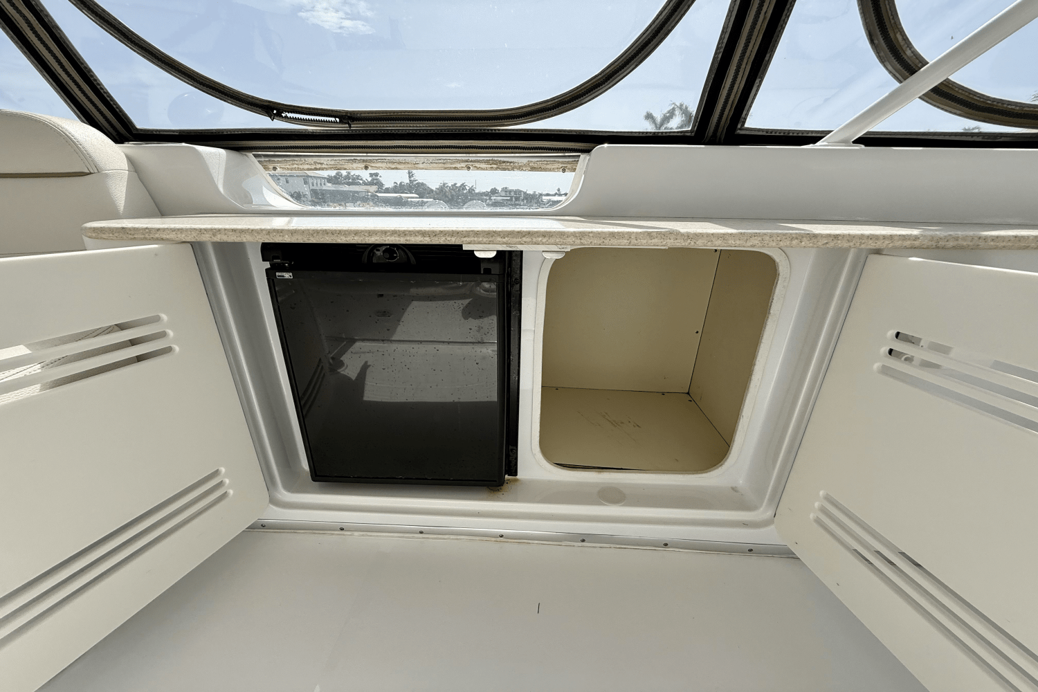 Slide: The Image of Silverton 50 CONVERTIBLE 2006 - 62