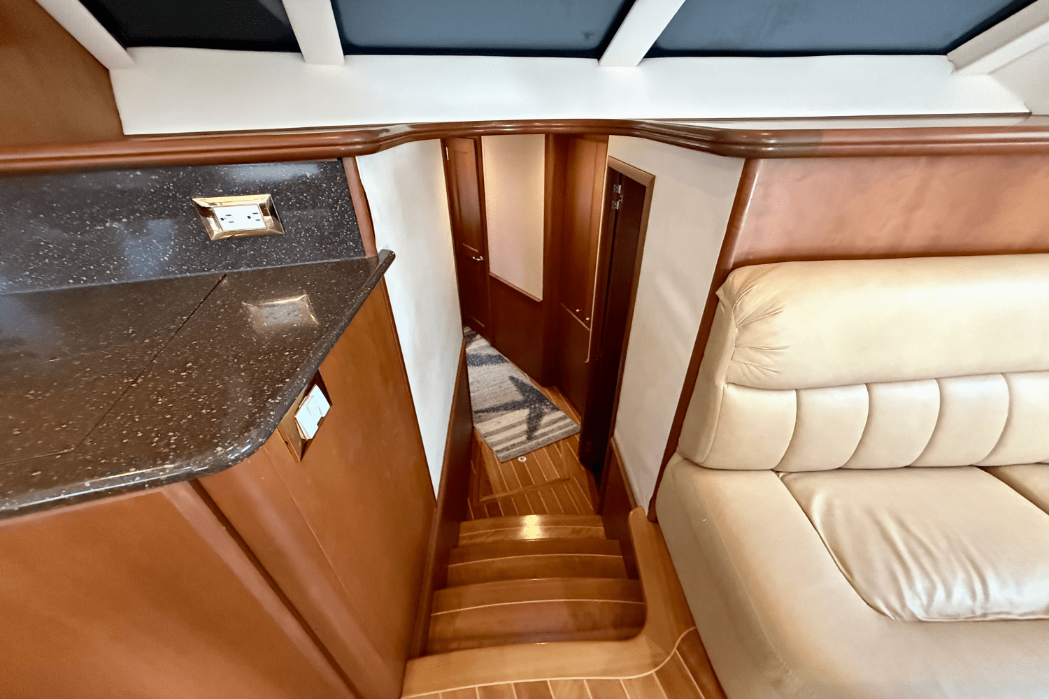 Slide: The Image of Silverton 50 CONVERTIBLE 2006 - 77