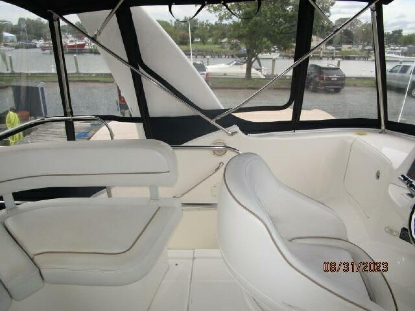 Slide: The Image of 34' Silverton flybridge port - 3877844