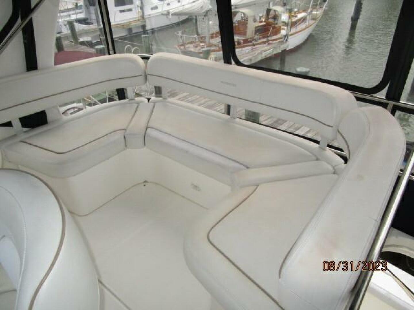 Slide: The Image of 34' Silverton flybridge seating - 3877845