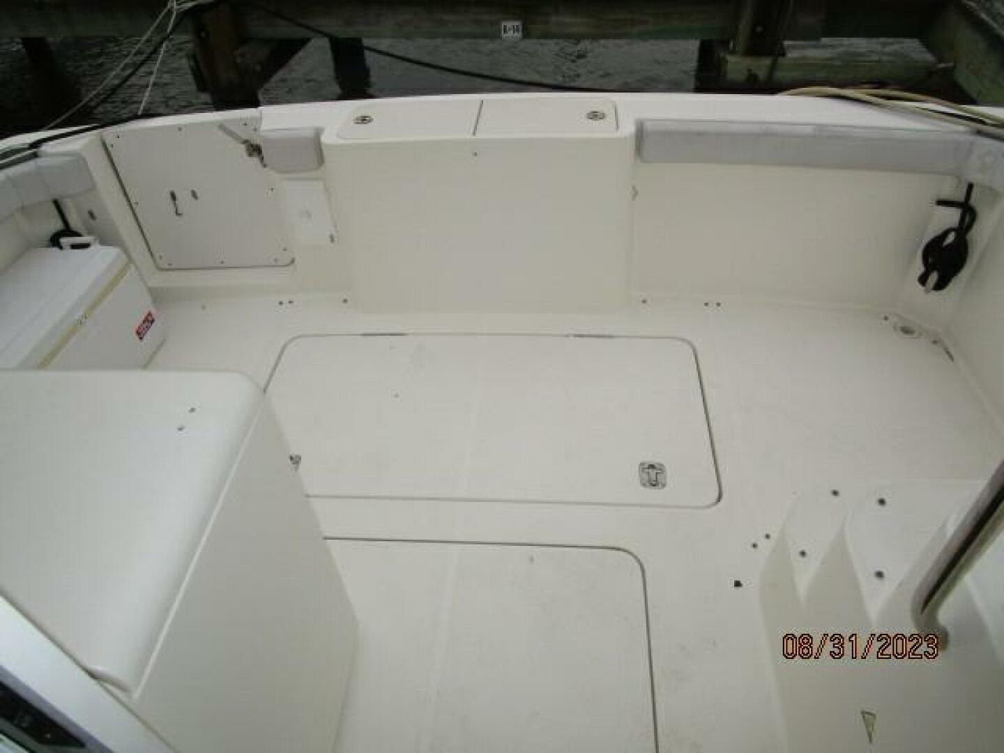 Slide: The Image of 34' Silverton cockpit2 - 3877829