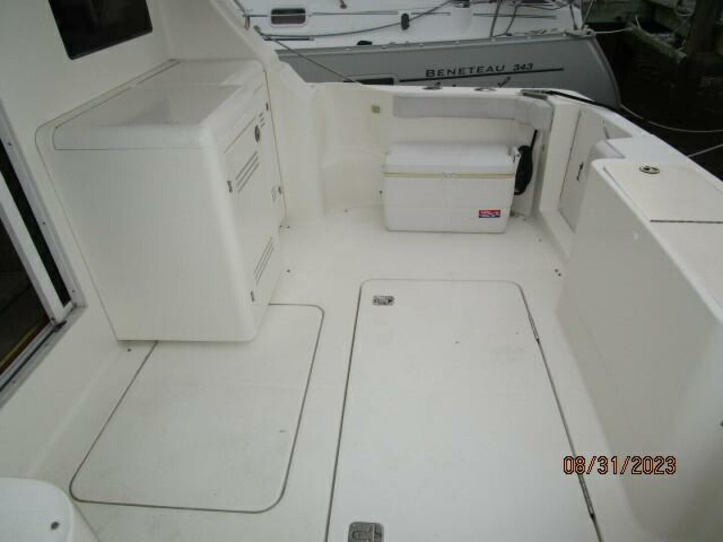 Slide: The Image of 34' Silverton cockpit starboard - 3877826